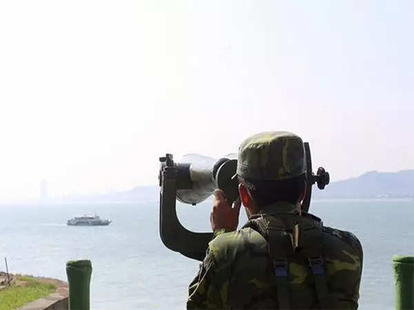 Taiwan reports large Chinese incursion as tensions escalate
